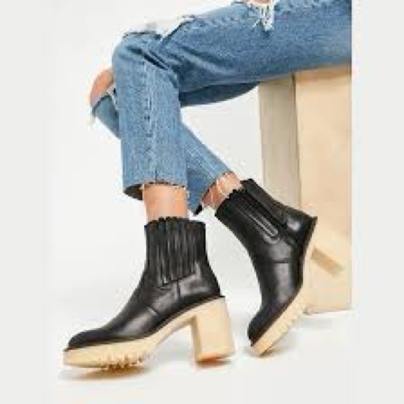 Free People | James Gum Sole Heeled Leather Chelsea Boot Black Size 38 - Picture 2 of 12